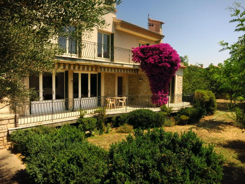 Villa Maison lumineuse et spacieuse avec jardin arboré 2 Chemin de Sainte Cécile, 83160 La Valette-du-Var