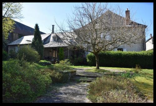 Maison d'hôtes Maison Lyre, Pompadour 10 Avenue du Limousin Arnac-Pompadour