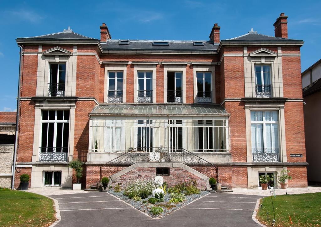 B&B / Chambre d'hôtes Maison M Troyes 3 Quai La Fontaine, 10000 Troyes
