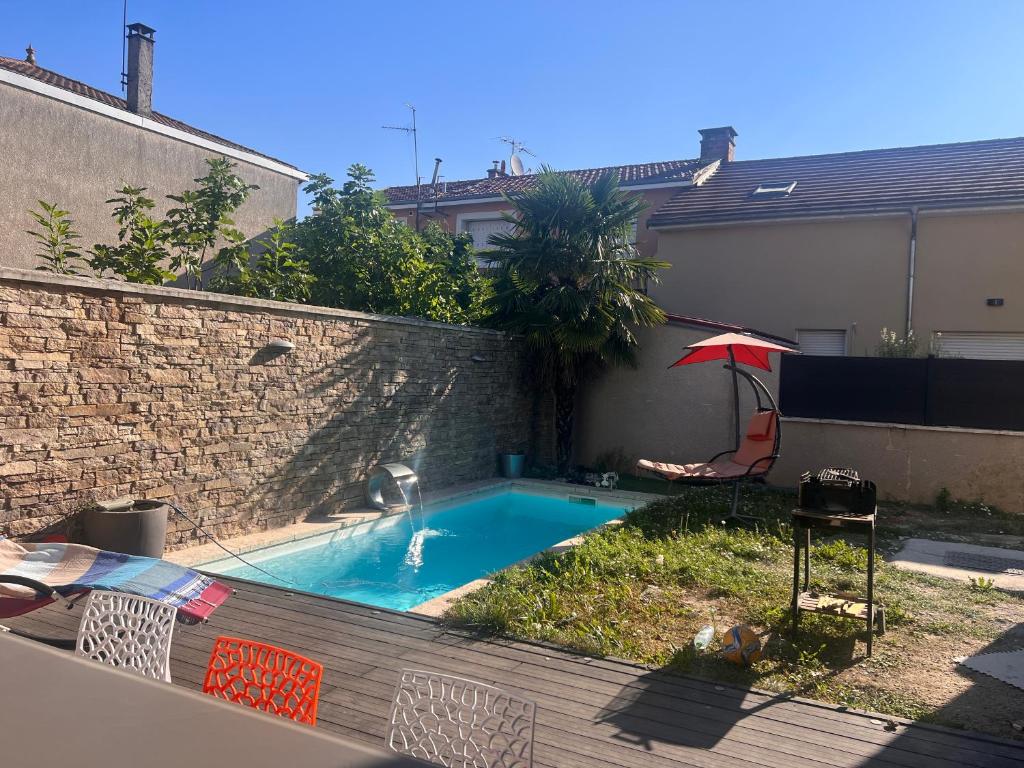 Villa Maison moderne et spacieuse avec piscine 33 Rue Daniel Llacer, 69100 Villeurbanne