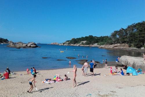 Maison NEUVE avec jardin clos à 150m de la plage de Tourony 31 Trégastel france