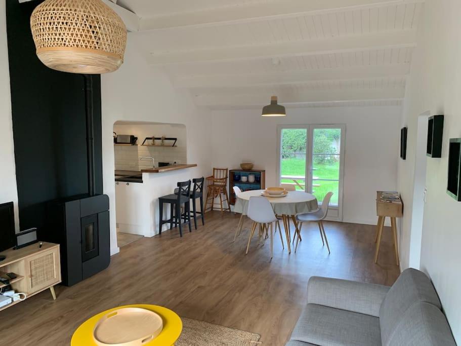 Maison de vacances Maison Noirmoutrine agréable de 3 chambres avec grand jardin 31 Rue de la Touche, 85330 Le Grand Vieil