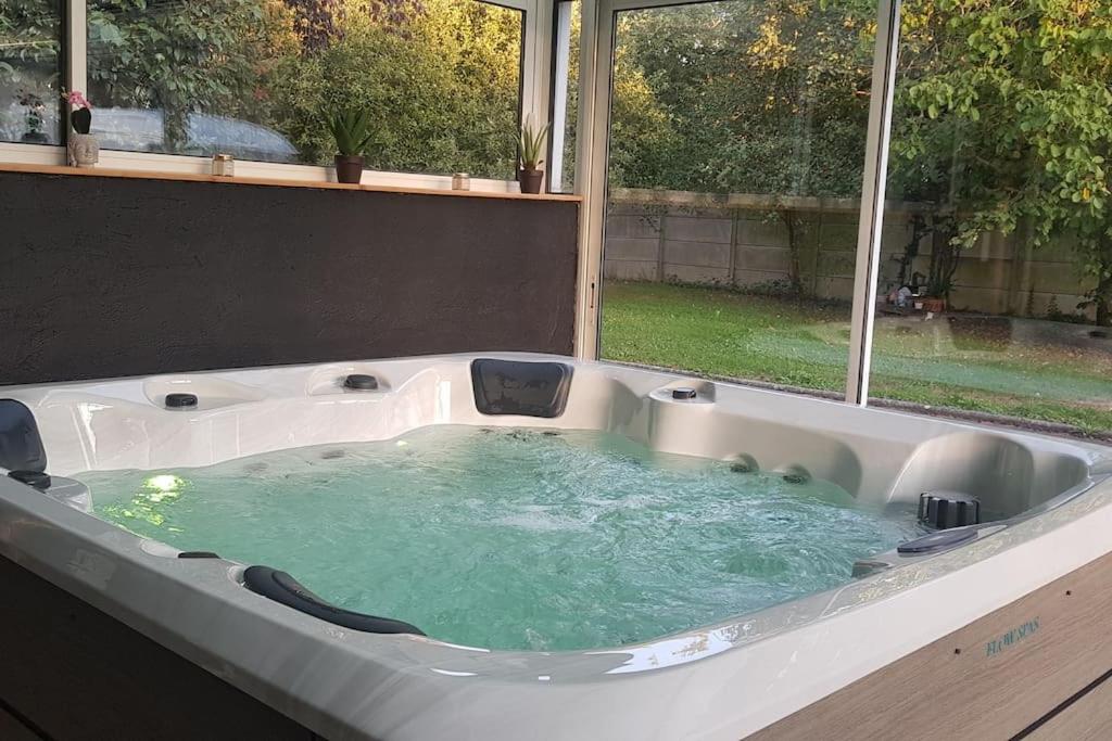 Maison de vacances Maison paisible avec jacuzzi Rennes sud 23 Beaulieu, 35230 Noyal-Châtillon-sur-Seich