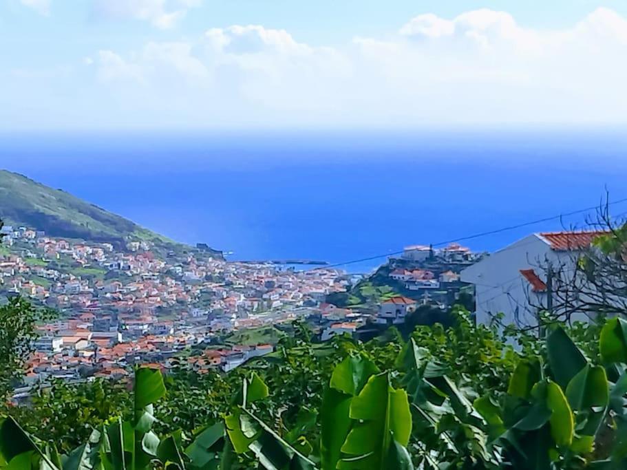 Maison de vacances Maison panoramique Mer/Montagne vereda da achada 11a sitio dos landeiros, 9200-082 Machico