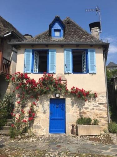 Maison pêcheur sur la Dordogne Argentat france