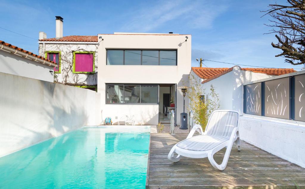 Maison de vacances Maison piscine centre ville La Tranche-sur-Mer 10 Rue Etienne Dolet, 85360 La Tranche-sur-Mer