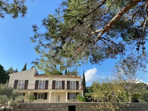 Maison de vacances Maison proche du Lac du Salagou 4 Chemin des Garrigues Clermont-lʼHérault