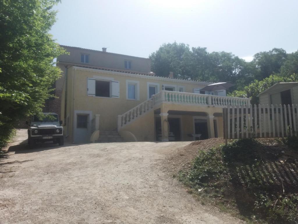 Maison de vacances maison provençale au coeur de la lavande fontvielle, 04270 Saint-Julien-dʼAsse