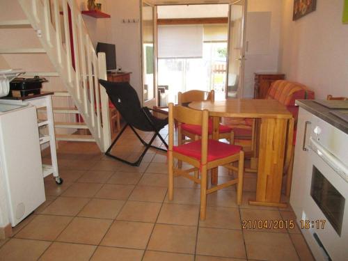 Maison de vacances Maison Saint-Cyprien, 3 pièces, 6 personnes - FR-1-225D-216 21 Rue Georges Bizet -  - Saint-Cyprien Plage