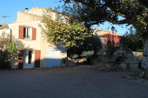 Maison Sous les Platanes Saint-Pantaléon-les-Vignes france