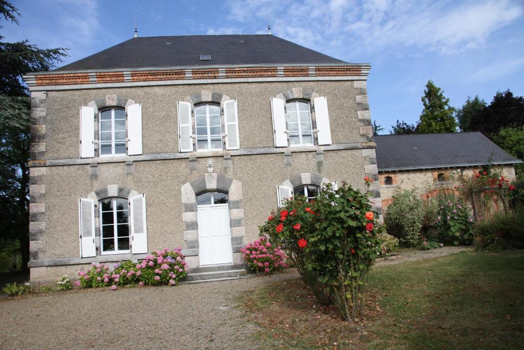 Maison d'hôtes Maison St Mayeul 23 rue de la gare, 53290 Bouère