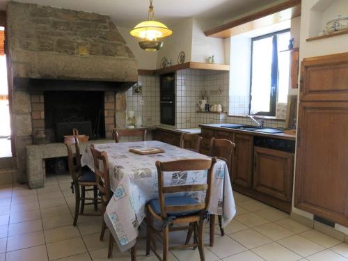 Maison de vacances Maison Trégastel, 4 pièces, 6 personnes - FR-1-368-252 16 chemin de Crec'h Ar Rouz Trégastel