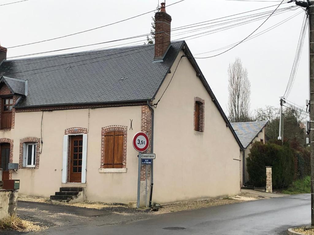 Maison de vacances Maison typique de sologne 2 Rue Saint-Fiacre, 18380 La Chapelle-dʼAngillon