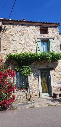 Maison typique en plein cœur de village Arbori france