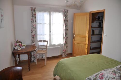 B&B / Chambre d'hôtes Maison Vérosia 2 Rue Serge Veau Saint-Loup-de Naud