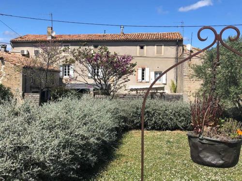 Maison Vigneronne avec Jacuzzi en Méditerranée Aigne france