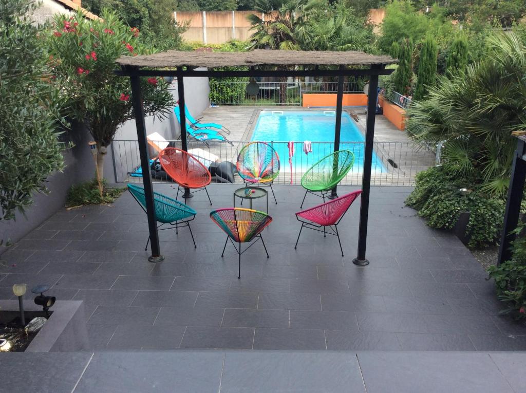 Maison de vacances Maison (villa) de charme avec piscine 13 Avenue de Bordeaux, 33560 Carbon-Blanc