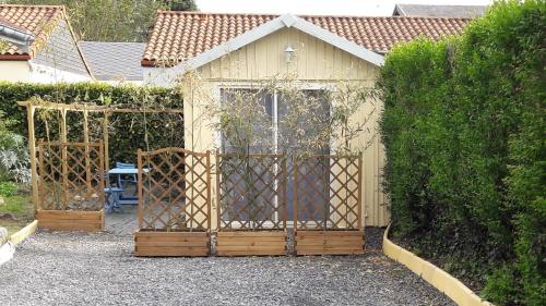 Maisonnette à 100 M de Tarbes sud Laloubère france