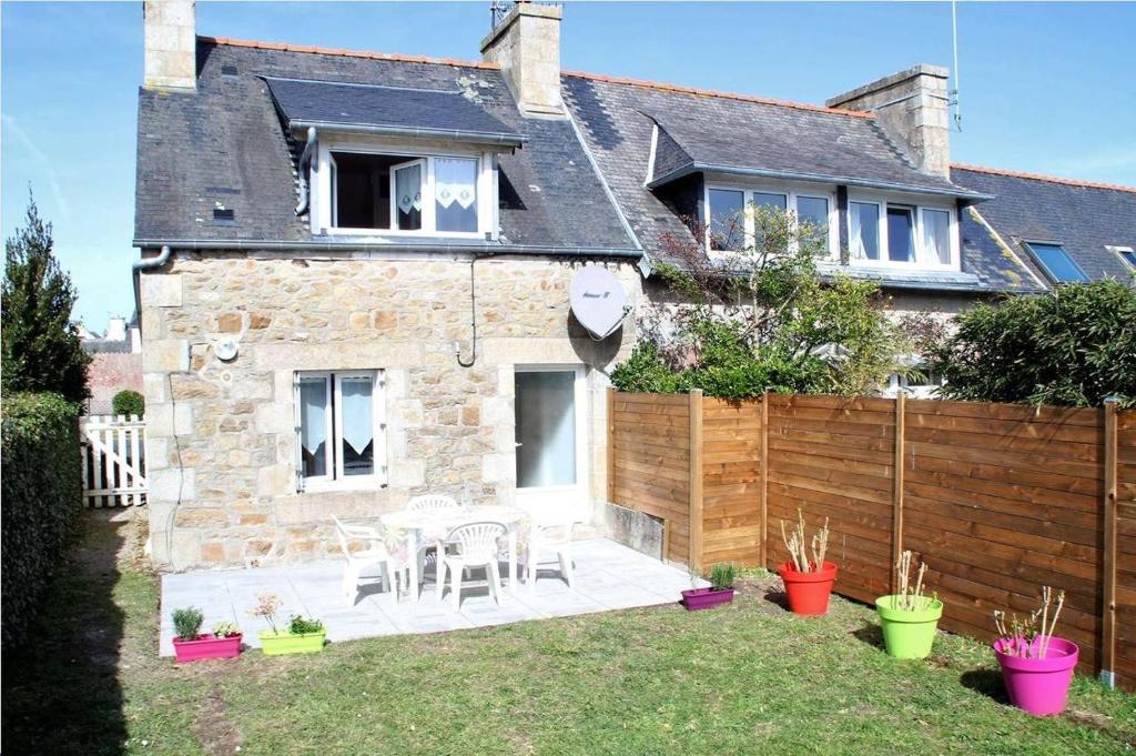 Villa Maisonnette bretonne 100m de la mer avec jardin à TREGASTEL - Réf 18 2 boulevard du Coz Pors, 22730 Trégastel