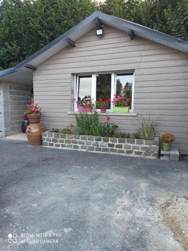 Maisonnette indépendante 4 personnes jardin terrasse Vrigne-aux-Bois france