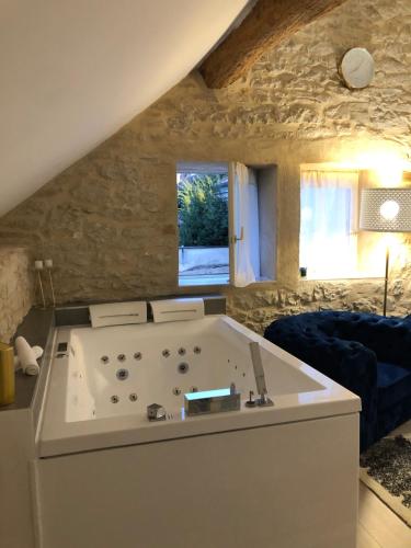 Appartement Maisonnette privative - balnéothérapie / SPA 21 Rue Coupé la Pointe Talant