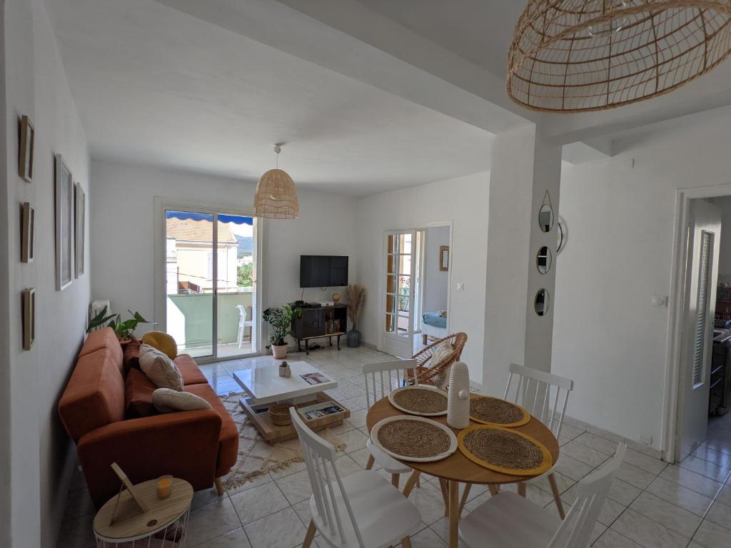 2 Gites 4 étoiles pour 2 à 4 personnes et jusqu'à 10 personnes, entre Béarn, Pays basque et Chalosse 64300 Bonnut
