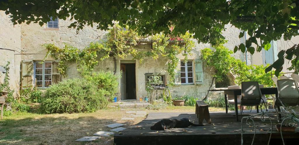 2 jolies maisons atypiques, vue sur le lac de Bajamont Lieu dit FOUYSSET 197 route de Sabaté, 47480 Bajamont