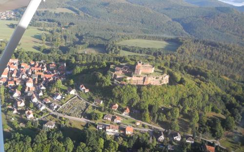 Au Pied du Chateau
