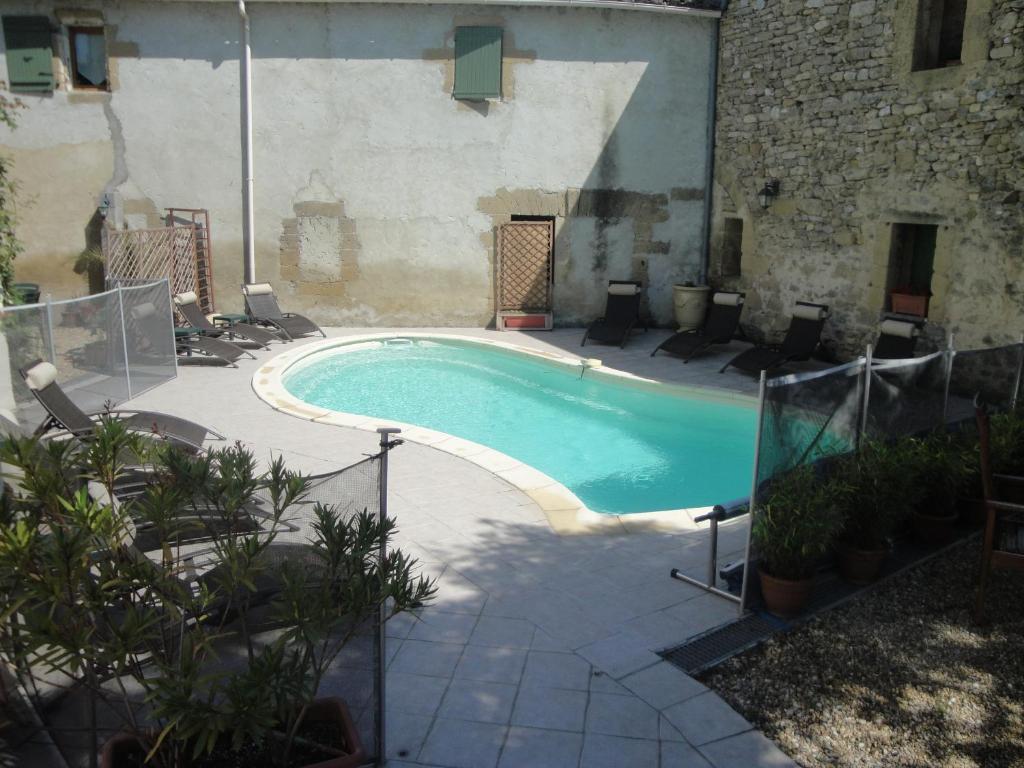 Maisons de vacances Bastide de la Treille 1 rue du Midi 30700 Montaren-et-Saint-Médiers
