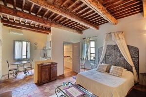 Maisons de vacances Bastide de la Treille 1 rue du Midi 30700 Montaren-et-Saint-Médiers Languedoc-Roussillon