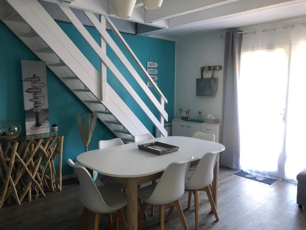 Beautiful 3-Bed Cottage in Passais-Villages 61350 Saint-Siméon