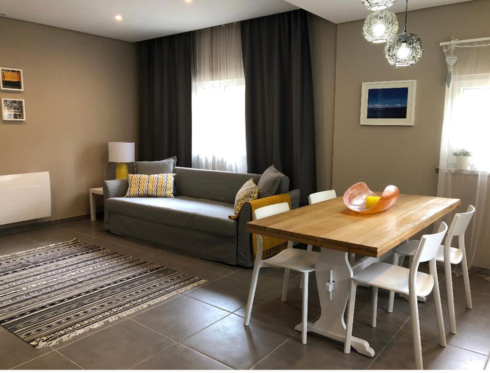 Casa de Férias Quinta Nova De São Lourenço, EN 379 km 21, CCI 503 Vila Nogueira de Azeitão, 2925-764 Vila Nogueira de Azeitão