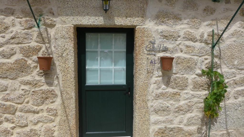 Casas da Villa - Monsanto - Oliveira e Videira Rua da Fonte, Valado, Monsanto, 6060-094 Relva