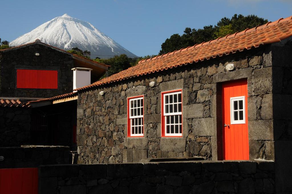 Maisons de vacances Casas das Portas do Mar e das Portas do Sol Rua do Retiro, 11 9940-212 São Roque do Pico