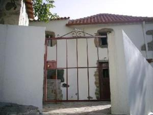 Casinha à beira ribeirio