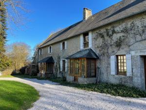 CHATEAU DE MONFREVILLE