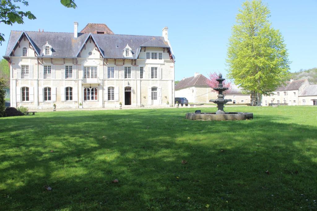 Château du Mesnil Soleil , gites et chambres d'hôtes Hameau du Mesnil Soleil, 14620 Damblainville