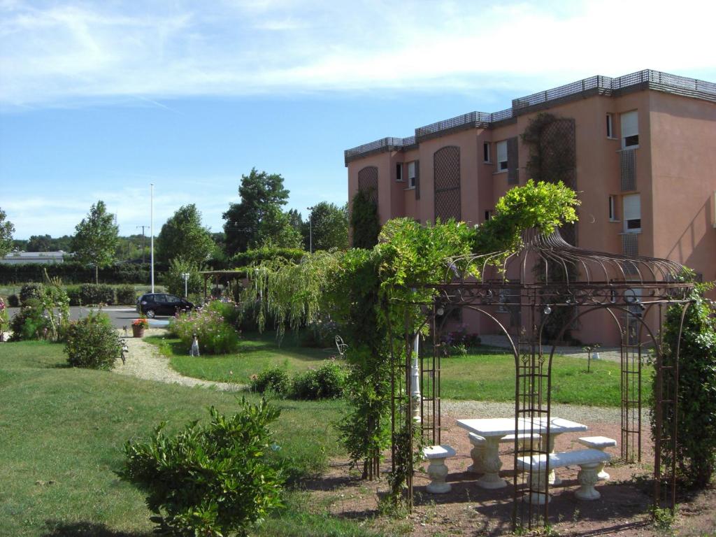 DOMAINE DE MALGARNI 18410 Clémont