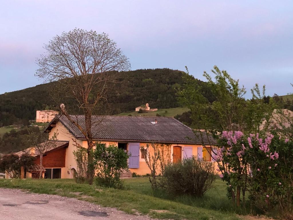 Domaine du Pigeonnier Chemin de Méouilles, 04170 Saint-André-les-Alpes