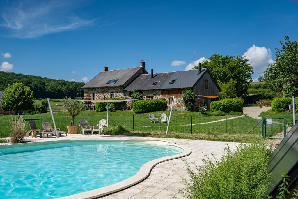 Maisons de vacances Domaine Les Reprilles**** Domaine Les Reprilles 15, Route des Reprilles,  58170 Las, CHIDDES France 58170 Chiddes