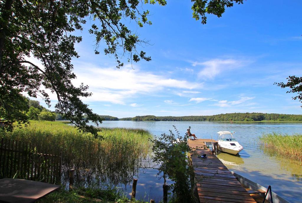 Maisons de vacances Ferienhaeuser am See Zechlinerhuet Am Zootzen 5 16831 Rheinsberg