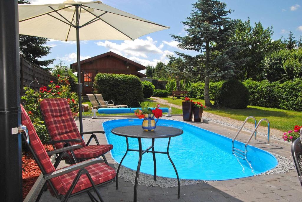 Ferienhaeuser mit Pool Kummerow SCHW 1010 Zum Eiskellerberg 8, 17139 Kummerow