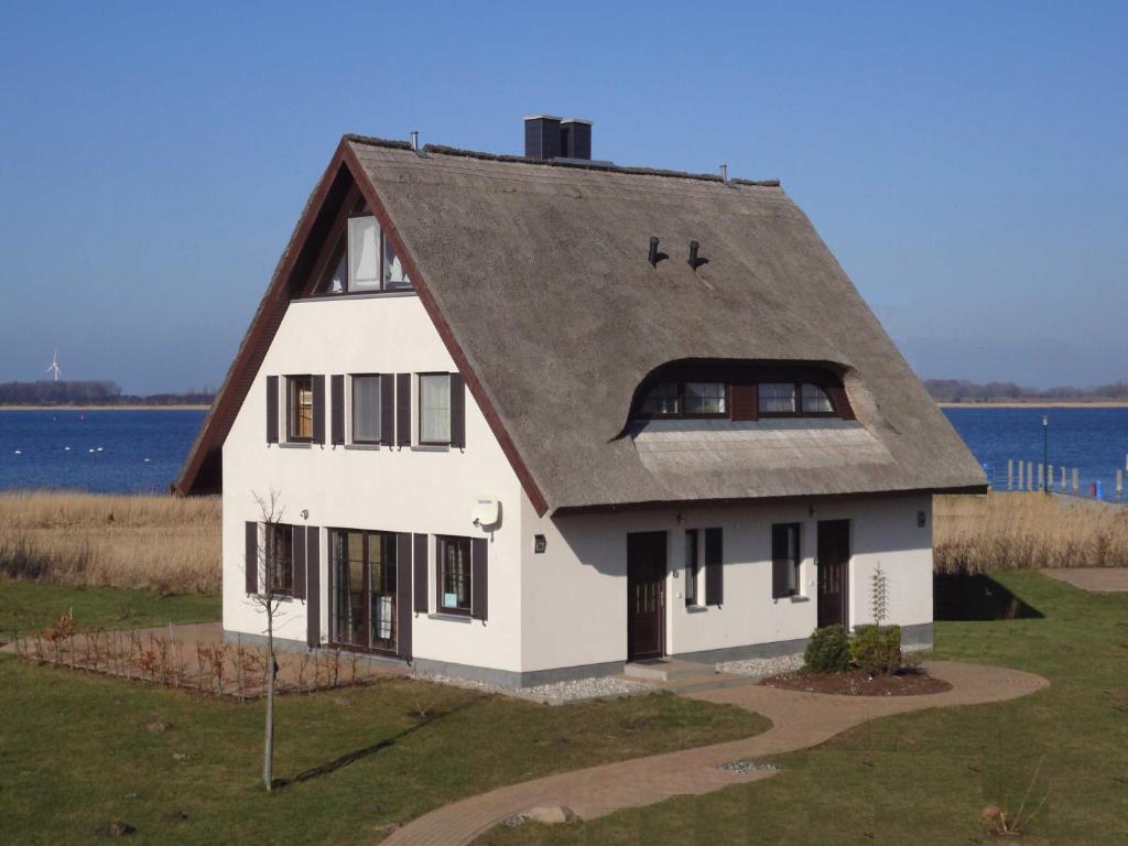 Maisons de vacances Ferienhaus Boddenblick und Kranich Am Breetzer Bodden 3a und 3b 18569 Vieregge