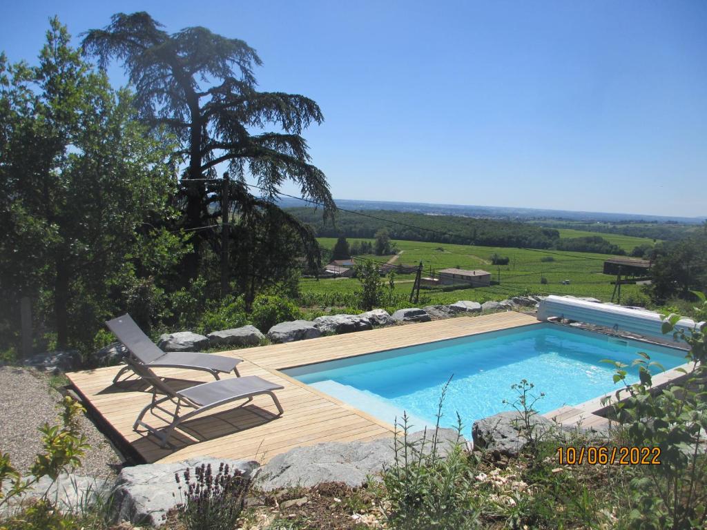 Giropode, maisonnette 36m2, 1/5 pers, cour fermée. 86360 Chasseneuil-du-Poitou
