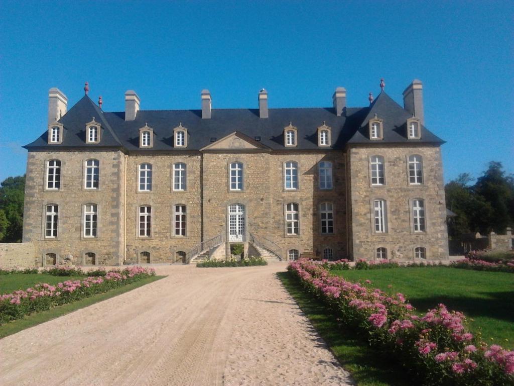 Maisons de vacances Gite du Bois de la Salle Chateau du bois de la Salle Pleguien 22290 22290 Pléguien