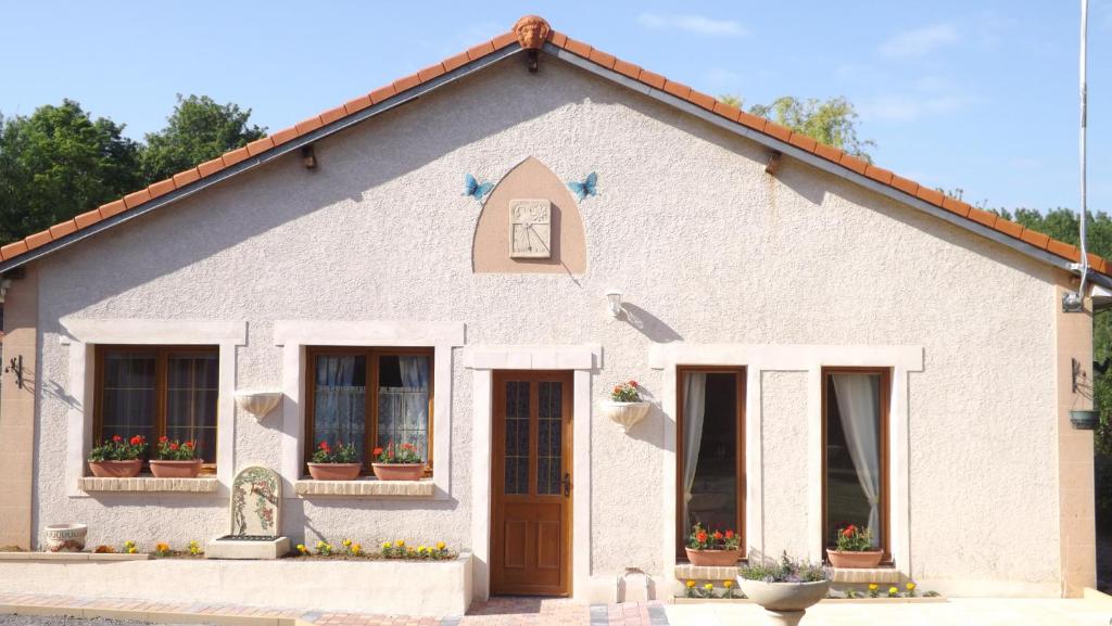 Maisons de vacances Gite et Studio \ 19, rue de la Gare d'Harnes 62710 Courrières
