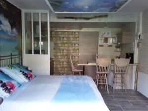 Maisons de vacances Gite et Studio \ 19, rue de la Gare d'Harnes 62710 Courrières Nord-Pas-de-Calais