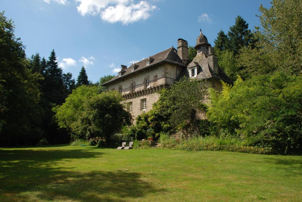 Gites Chateau le Bois Lieu dit Le Bois Chateau le Bois, 19220 Saint-Julien-aux-Bois