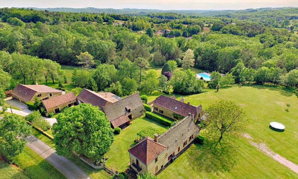 Maisons de vacances Gites La Source Lieu-dit Trémouille, La Fargeonnerie 24590 Le Calet