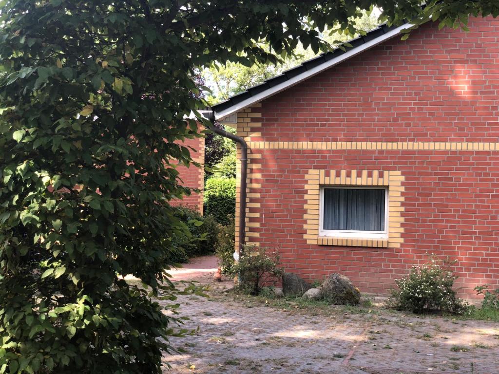 Maisons de vacances Haus Brückenkopf Ferienhäuser und Ferienwohnungen direkt am Wasser 1 Brandenburger Chaussee 14669 Ketzin/Havel